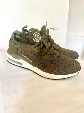 Men’s Running Sneakers Army Green Knit Air Sole Unbranded Size 41 EU Fits US 8